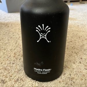 Hydro flask 64oz
